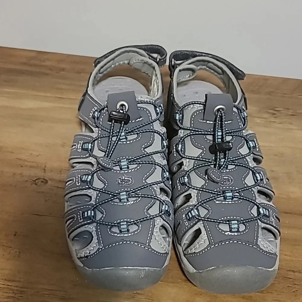 Khombu athletic sandals